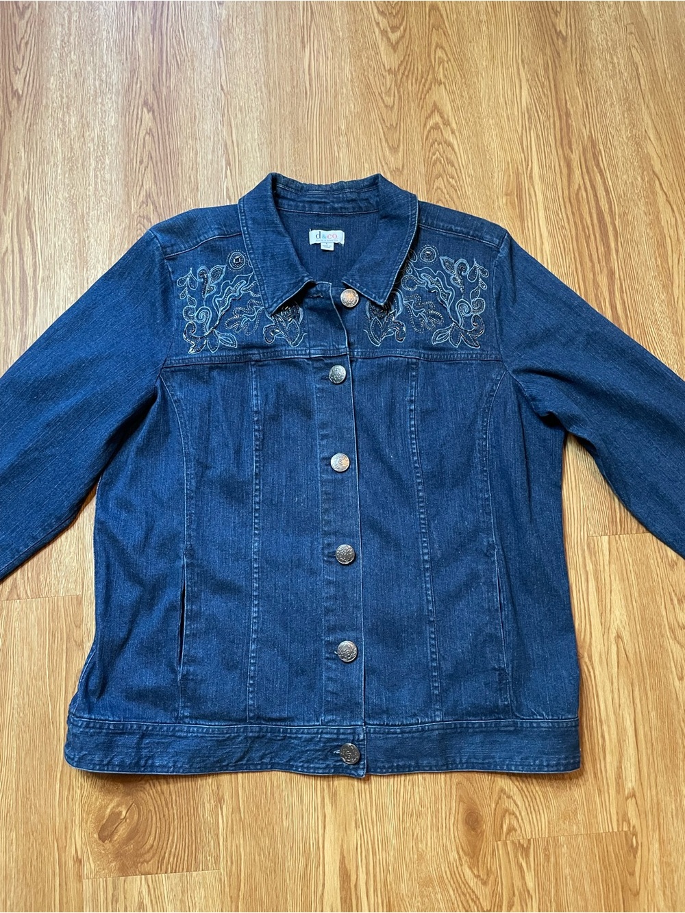 Denim & Co Embroidered Floral Yoke Denim Jean Jacket Medium Wash Size L